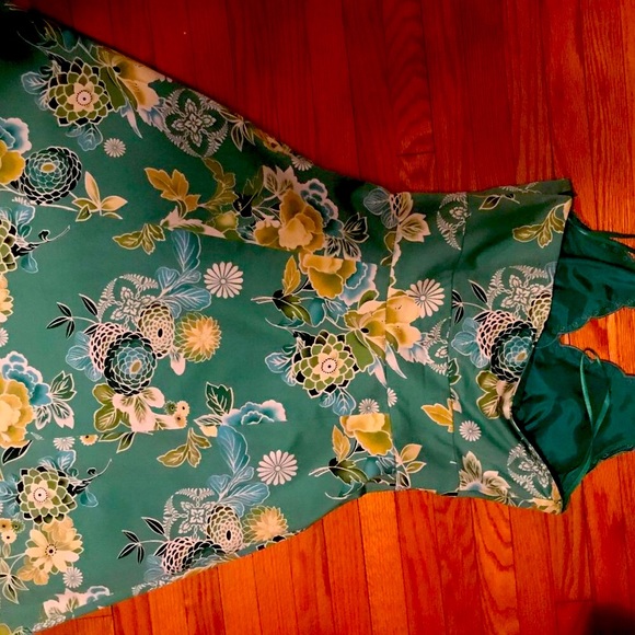 Spenser Jeremy green halter dress with lining - Picture 2 of 5